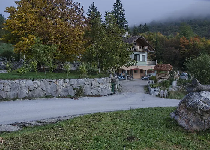 Bed & Breakfast Miskar Cerknica